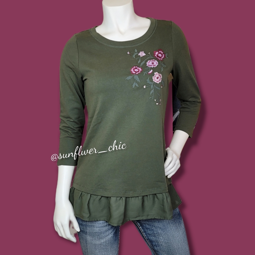 [NEW] Westport Brand Embroidered Flower Sweater